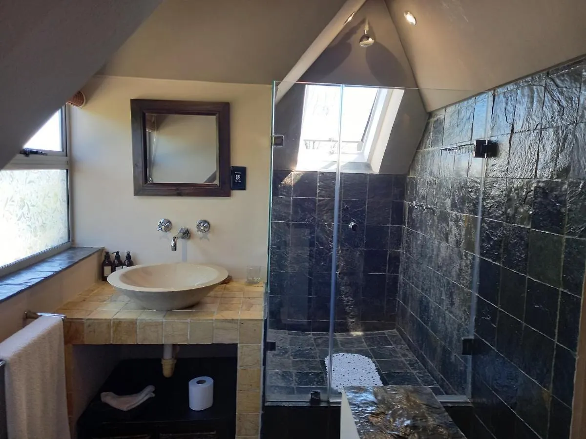 Mandalay Beach Guest House Bloubergstrand